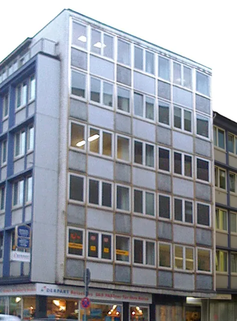 Alufassade in Wuppertal vor der Sanierung